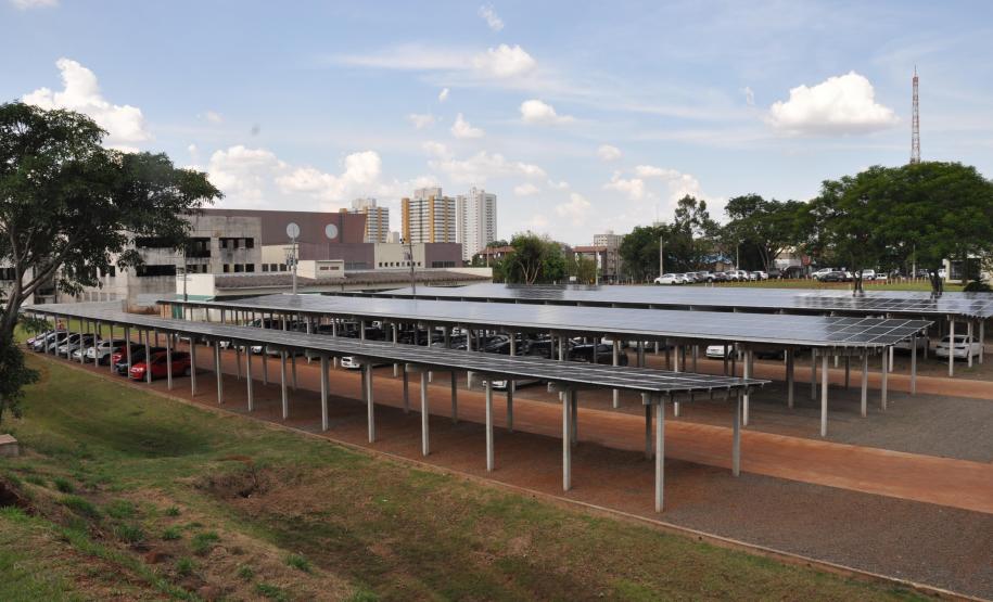 Universidades estaduais produzem energia a partir de captação solar