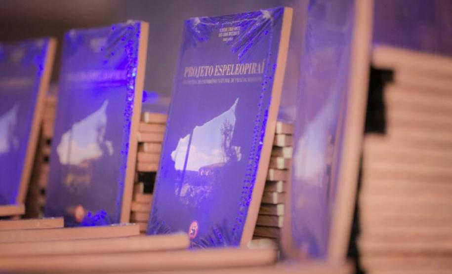 UEPG apresenta livro das descobertas inéditas sobre araucárias no Sul em setembro