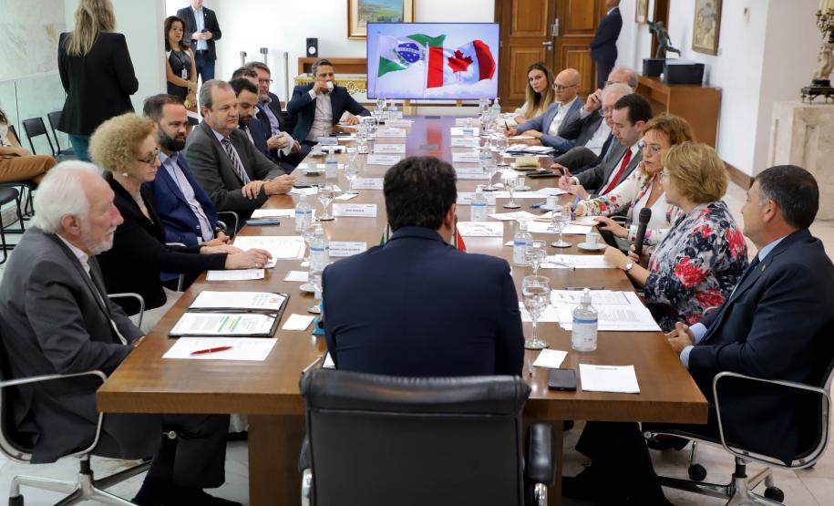 Governador recebe embaixador do Canadá no Brasil e reforça parceria em áreas estratégicas