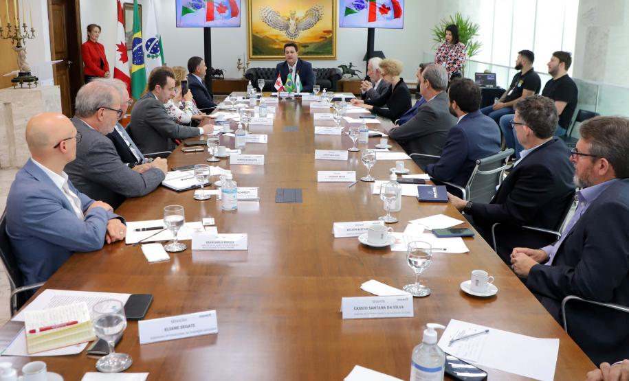 Governador recebe embaixador do Canadá no Brasil e reforça parceria em áreas estratégicas