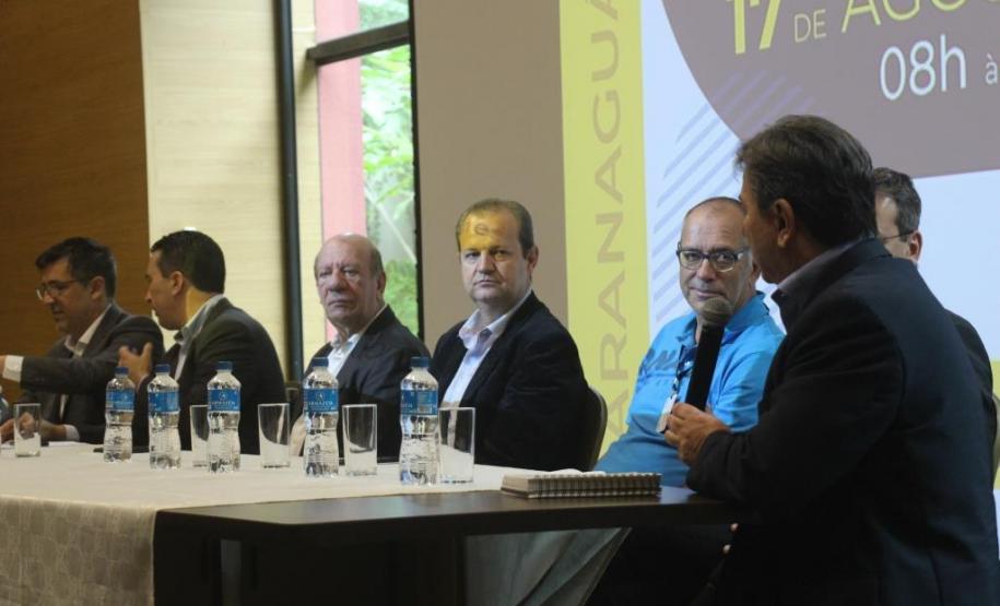 Governo reúne lideranças para debater o desenvolvimento da região do Litoral do Paraná