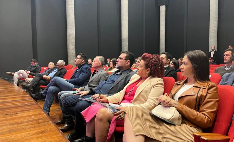 Estado reúne representantes de nove cidades para apresentar soluções inovadoras