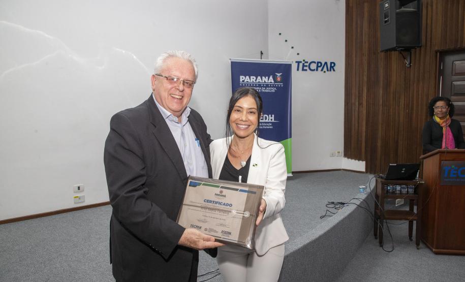 Tecpar capacita 80 colaboradores com curso de Direitos Humanos
