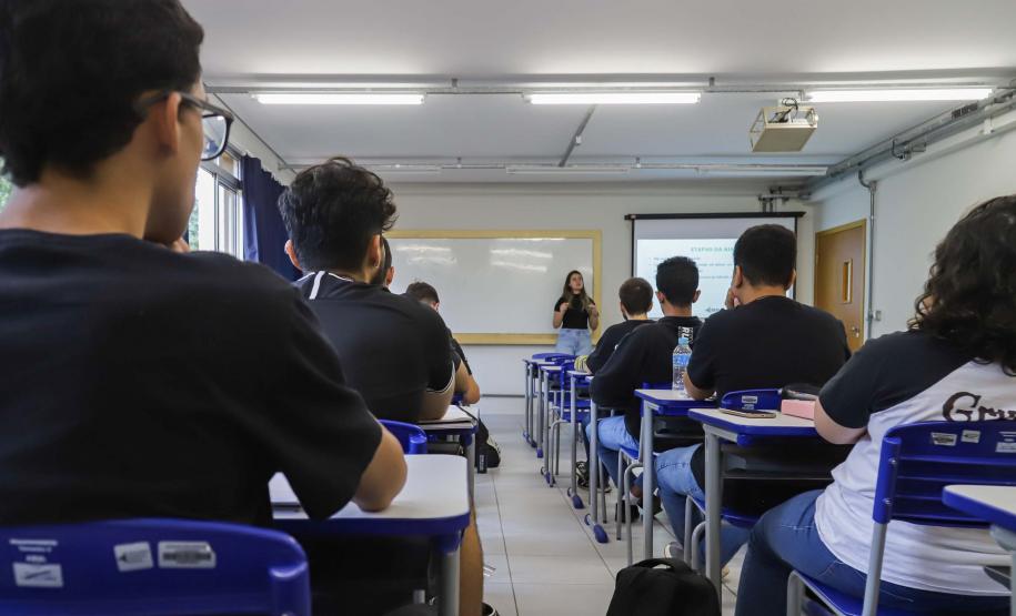 UEM e Unicentro abrem concurso e teste seletivo para contratação de 187 professores