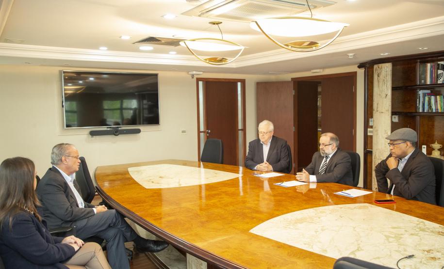 Estado e Fiep assinam acordo para fortalecer atuação de parques tecnológicos no Paraná