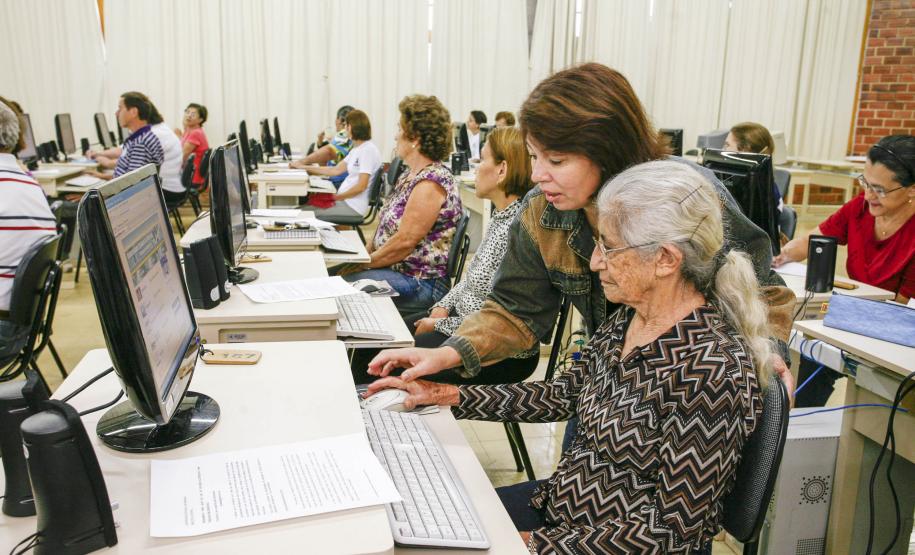 Universidades estaduais reforçam ações para idosos durante o mês de outubro