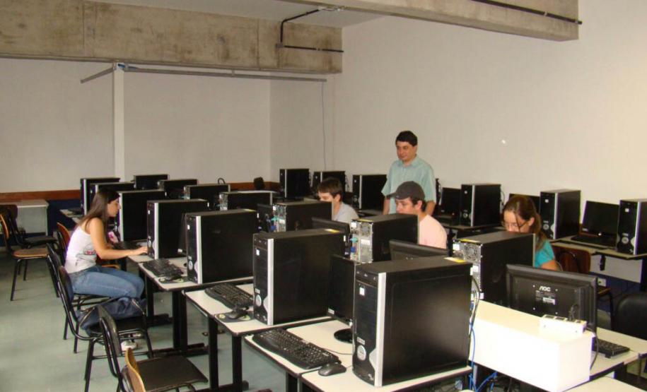 Governo do Estado investe R$ 2,1 milhões em equipamentos de informática da UEL