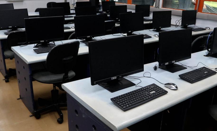 Governo do Estado investe R$ 2,1 milhões em equipamentos de informática da UEL