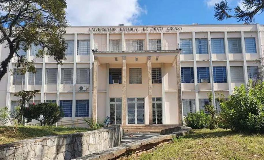 Universidades estaduais estão com inscrições abertas para 117 mestrados e doutorados