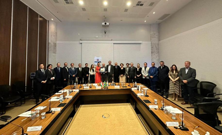 Paraná e Hungria firmam parceria para troca de experiências em inovação e tecnologia