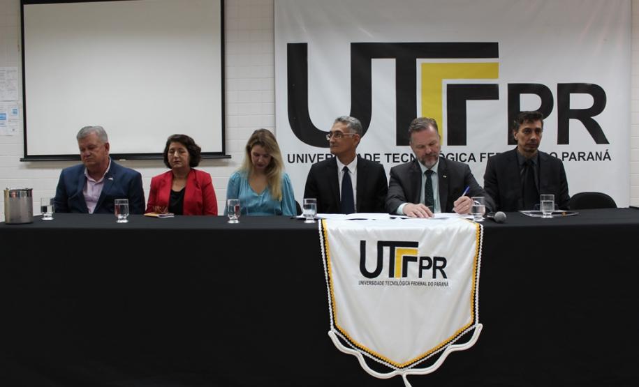 UTFPR inaugura blocos para engenharia em Londrina