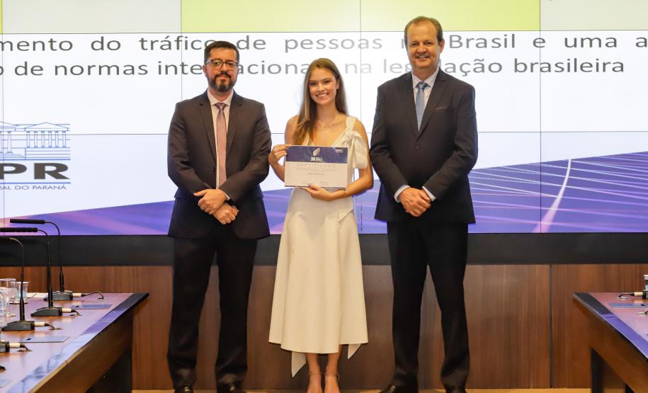 Estado entrega prêmio que reconhece e estimula a produção científica do Paraná