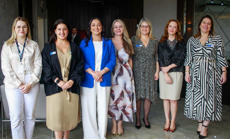 Congresso da CGE reúne 800 pessoas em Curitiba e reforça combate à corrupção