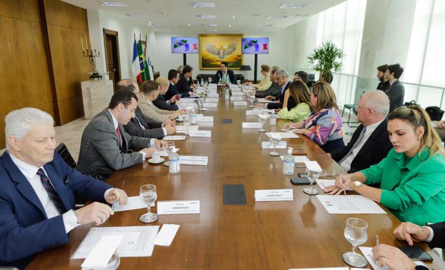 Governador e embaixador da França discutem novas parcerias em cultura e educação