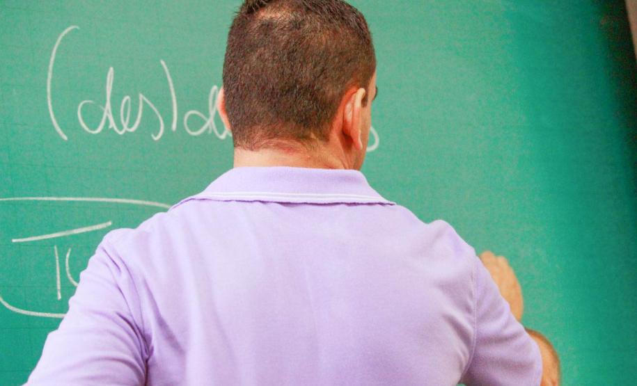 UEM anuncia PSS para contratação de 16 professores temporários de Medicina