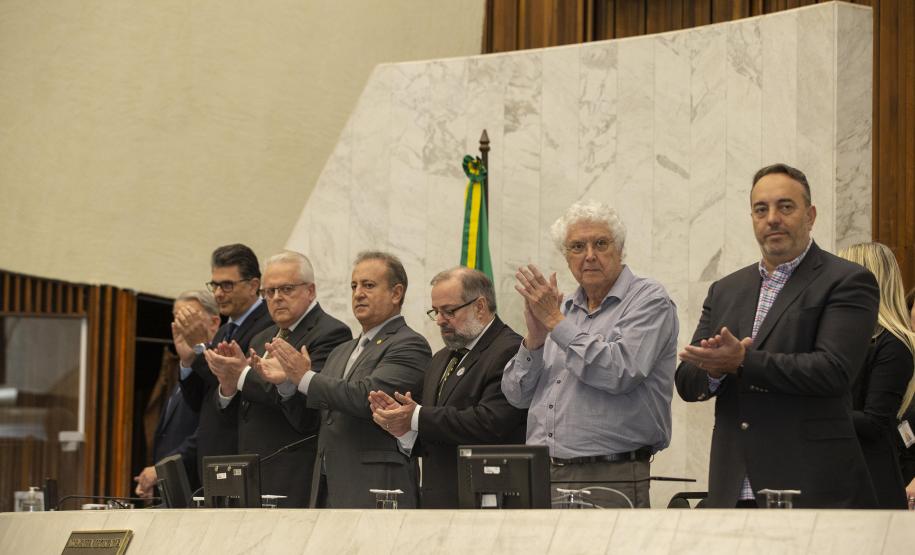Tecpar recebe homenagem da Assembleia Legislativa pelos 45 anos como empresa pública