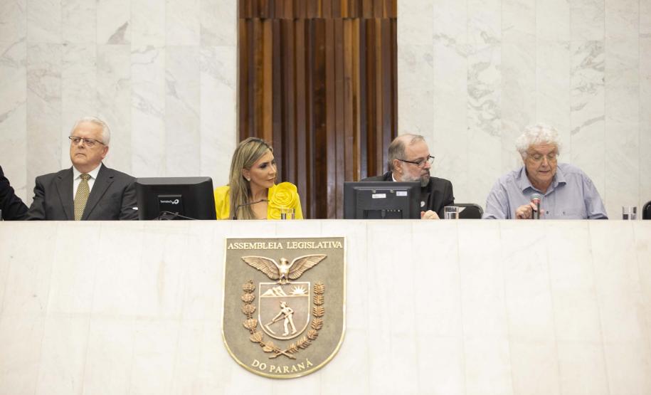 Tecpar recebe homenagem da Assembleia Legislativa pelos 45 anos como empresa pública