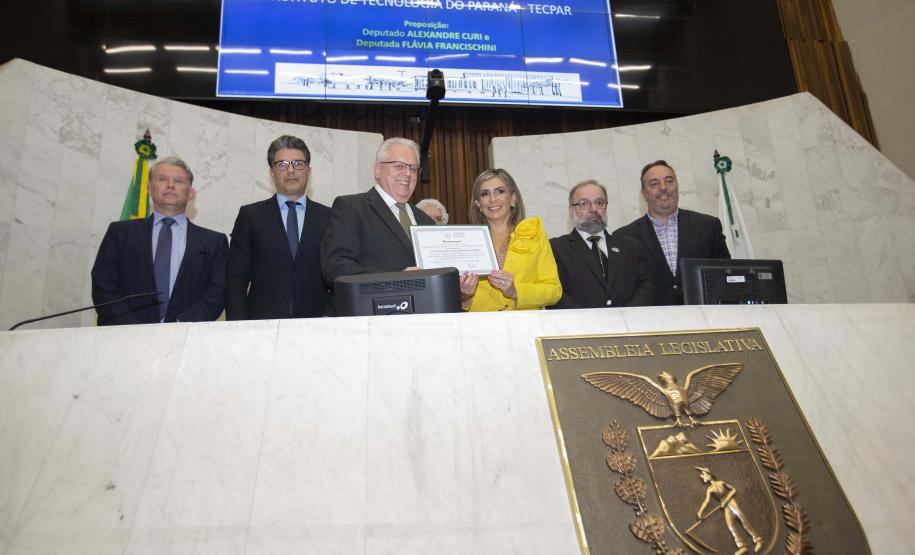 Tecpar recebe homenagem da Assembleia Legislativa pelos 45 anos como empresa pública