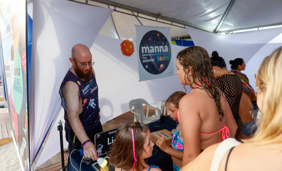 Ciência no verão: universidades estaduais levam tecnologia, educação e diversão aos turistas