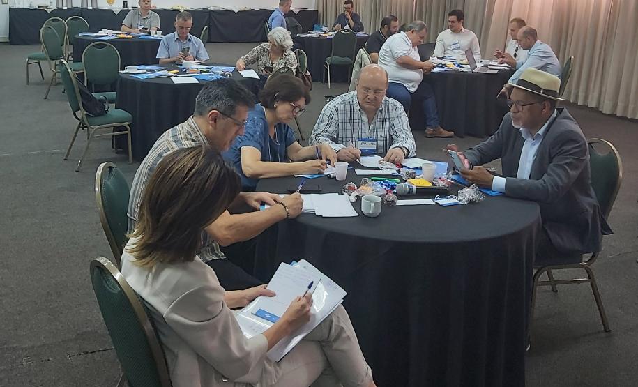 Governo e instituições discutem ações para impulsionar ambientes tecnológicos até 2030