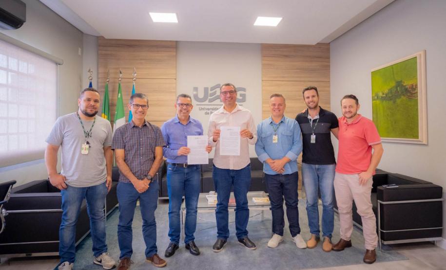 UEPG formaliza convênio e estuda ceder um terreno para construção do câmpus do IFPR
