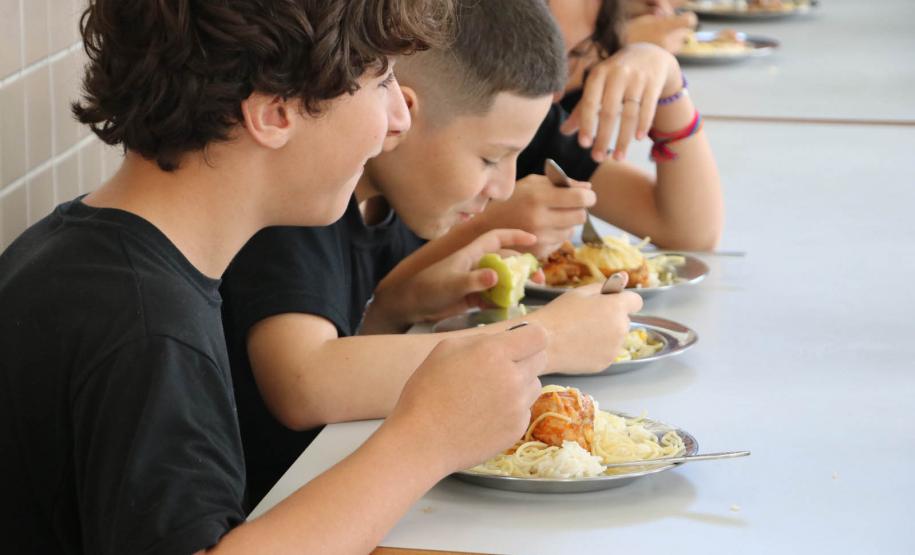 Parceria entre Tecpar e Fundepar garante refeições de qualidade nas escolas estaduais