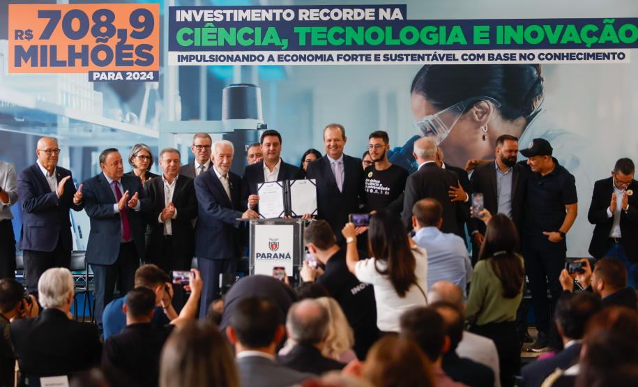 Governo libera R$ 212 milhões para obras em universidades estaduais e bolsas de estudo