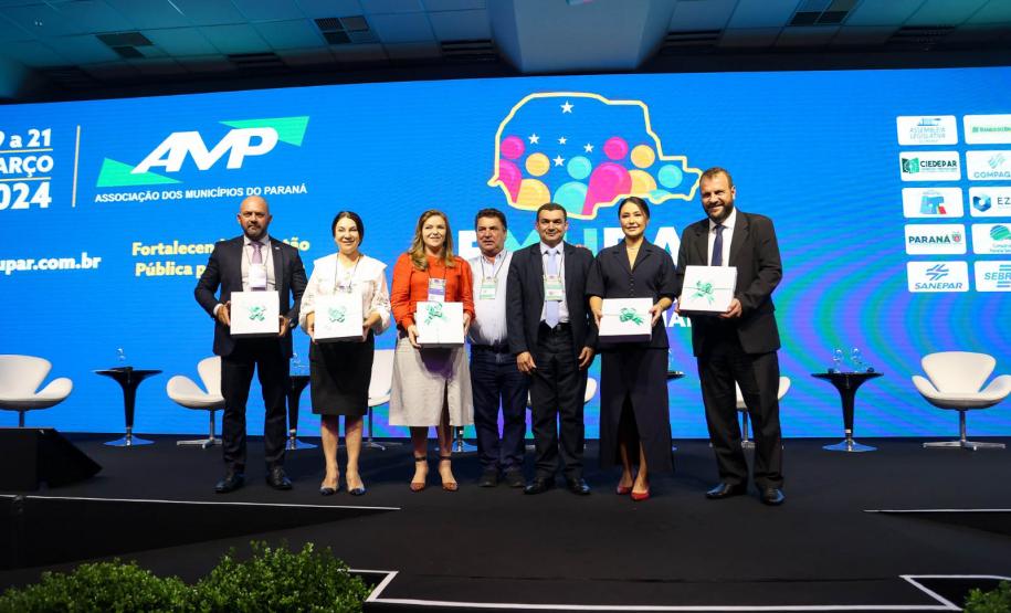 Estado apresenta políticas bem-sucedidas em todas as áreas no maior evento de prefeitos do Sul