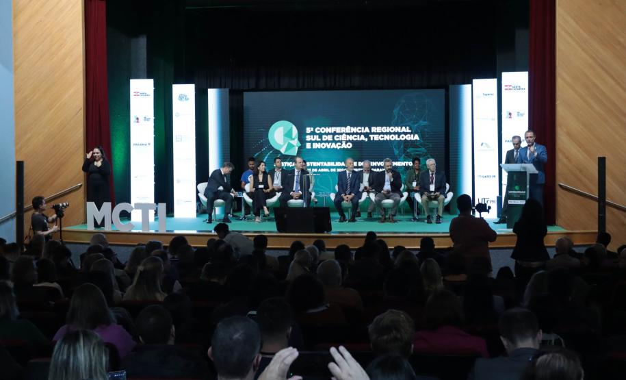 Estados do Sul debatem papel da ciência para economia e avanços sociais no Brasil