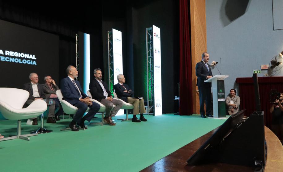 Estados do Sul debatem papel da ciência para economia e avanços sociais no Brasil