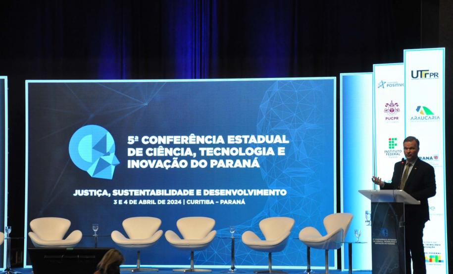 Comunidade científica debate diretrizes para a Ciência, Tecnologia e Inovação do Paraná