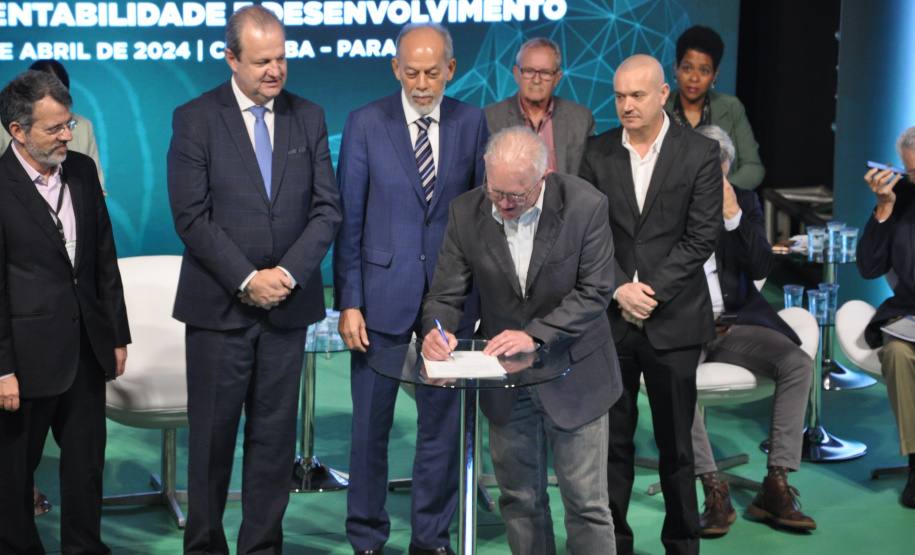 Estados do Sul debatem papel da ciência para economia e avanços sociais no Brasil