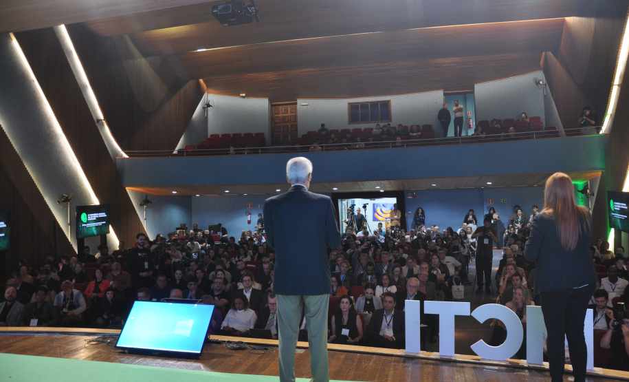 Estados do Sul debatem papel da ciência para economia e avanços sociais no Brasil