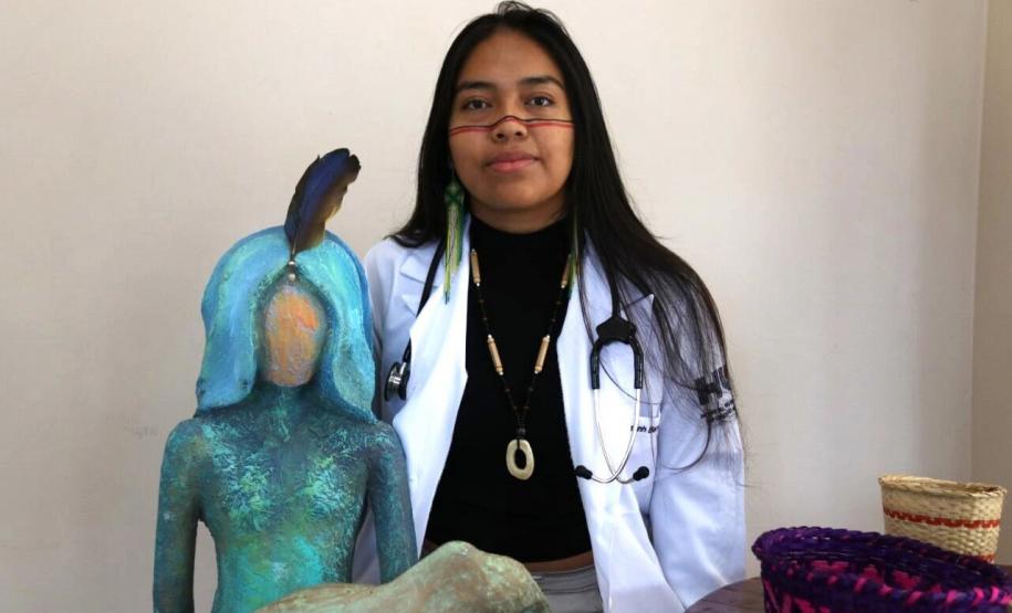 Com apoio de política estadual, indígena de Nova Laranjeiras cursa medicina na Unioeste