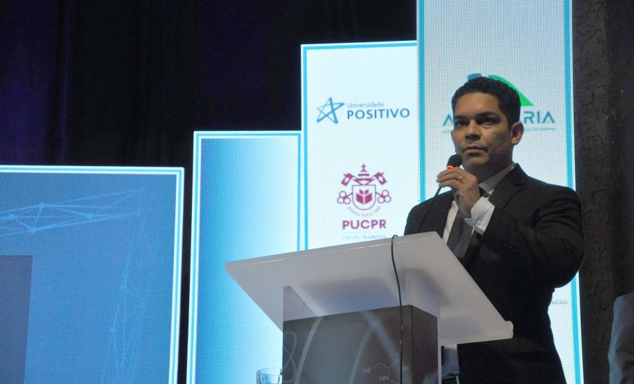 Comunidade científica debate diretrizes para a Ciência, Tecnologia e Inovação do Paraná