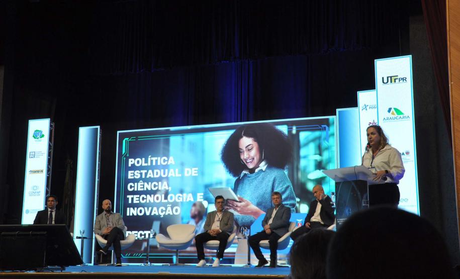 Comunidade científica debate diretrizes para a Ciência, Tecnologia e Inovação do Paraná