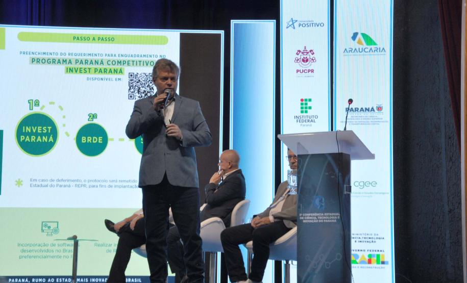 Comunidade científica debate diretrizes para a Ciência, Tecnologia e Inovação do Paraná