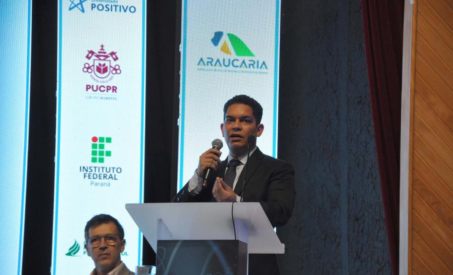 Comunidade científica debate diretrizes para a Ciência, Tecnologia e Inovação do Paraná