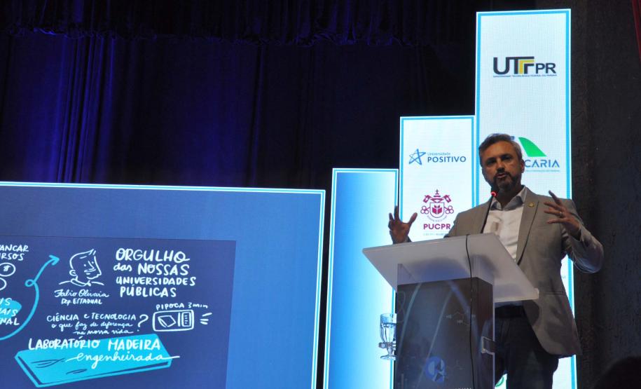 Comunidade científica debate diretrizes para a Ciência, Tecnologia e Inovação do Paraná