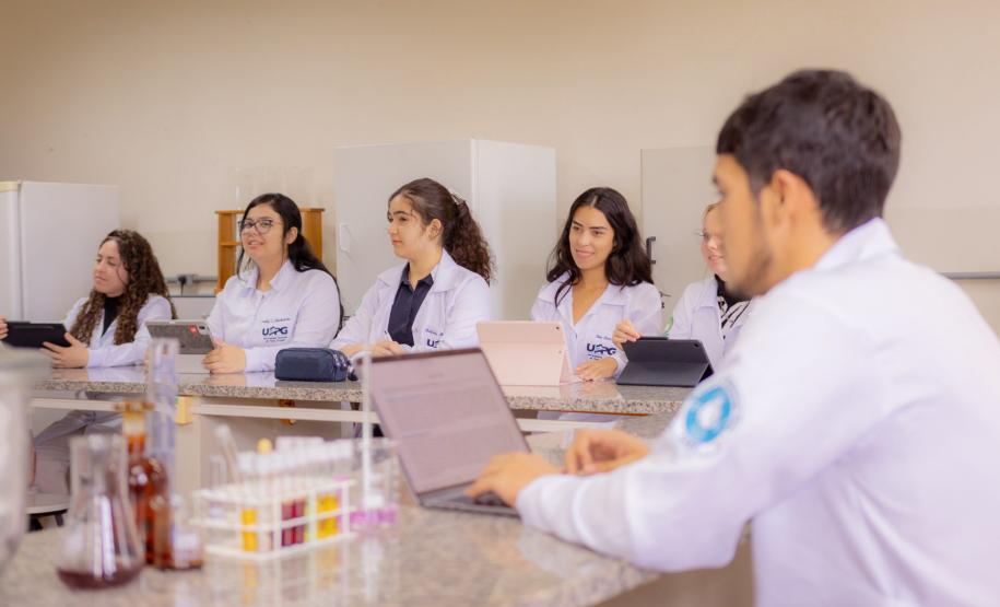 Pesquisa de saúde pública da UEPG analisa qualidade de vida de pessoas com HIV