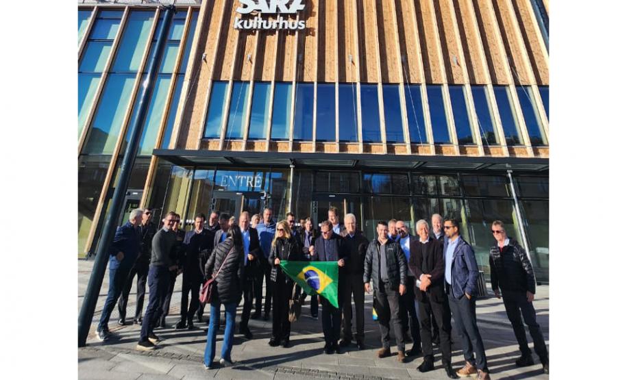 Na Suécia, comitiva paranaense avalia novos potenciais da madeira na construção civil