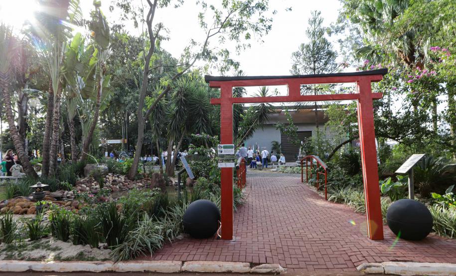 Governador em exercício destaca força do agro paranaense em visita à Expoingá