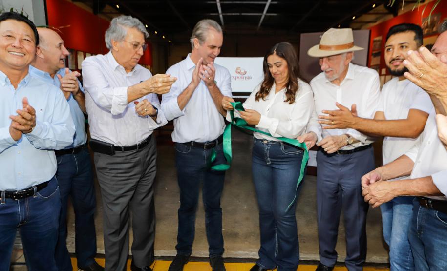 Governador em exercício destaca força do agro paranaense em visita à Expoingá