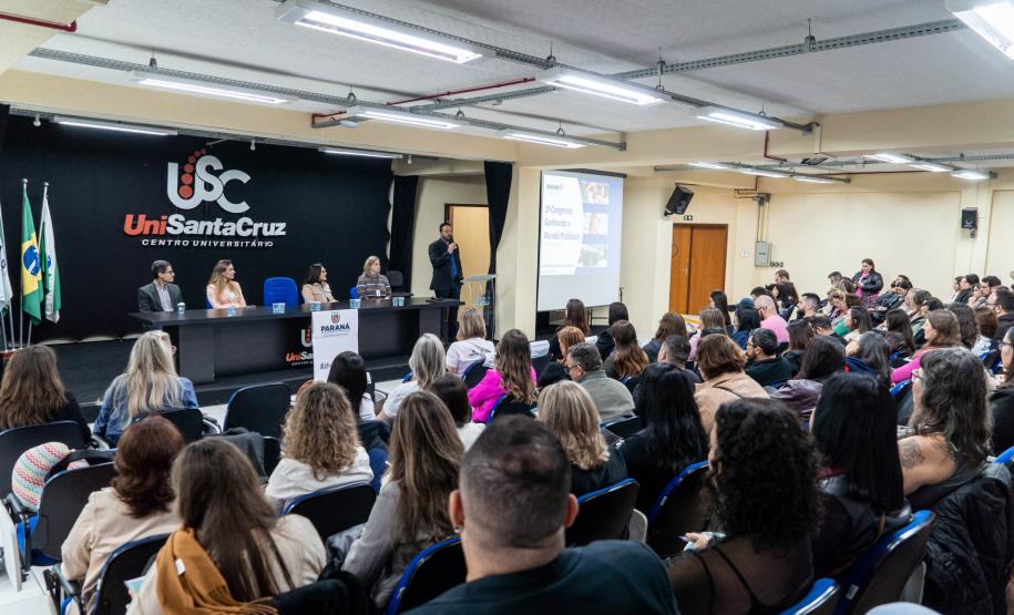 Professores que participaram do Ganhando o Mundo debatem experiência internacional