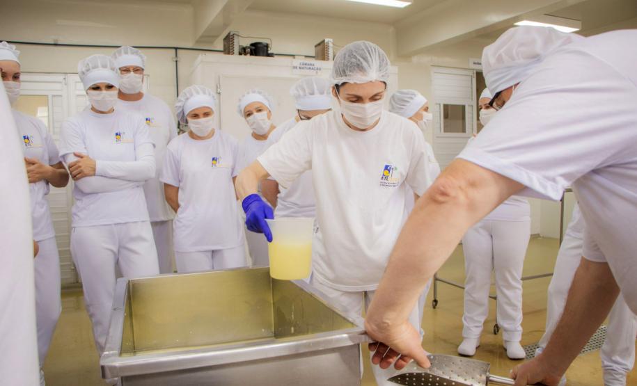 Curso de Fabricação de Queijos da UEPG está com inscrições abertas