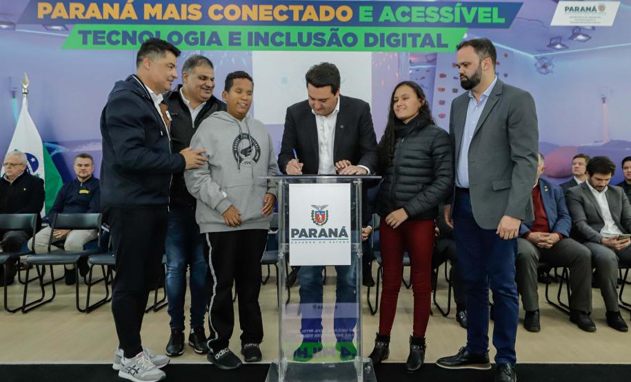 Governador libera R$ 13,8 milhões para inovação e acessibilidade nos municípios