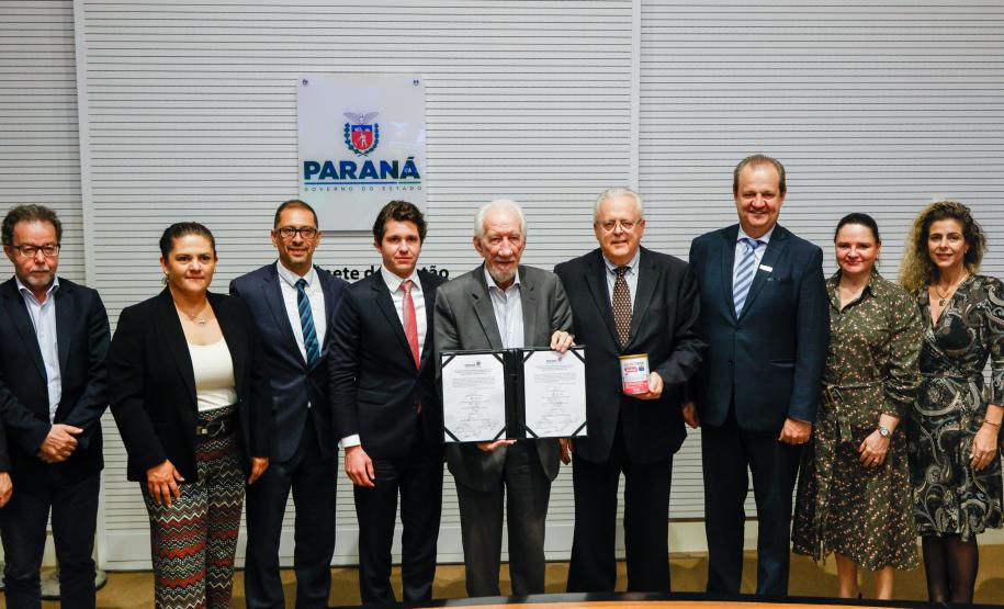 Paraná firma acordo com fábrica de produtos nutricionais para o parque tecnológico de Maringá