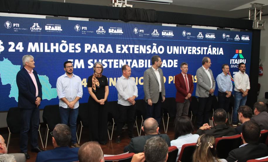 Universidades estaduais e Itaipu assinam parceria para ações de extensão em sustentabilidade
