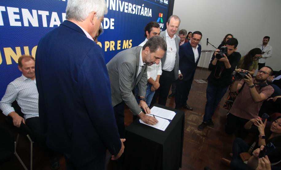 Universidades estaduais e Itaipu assinam parceria para ações de extensão em sustentabilidade