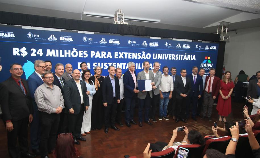 Universidades estaduais e Itaipu assinam parceria para ações de extensão em sustentabilidade